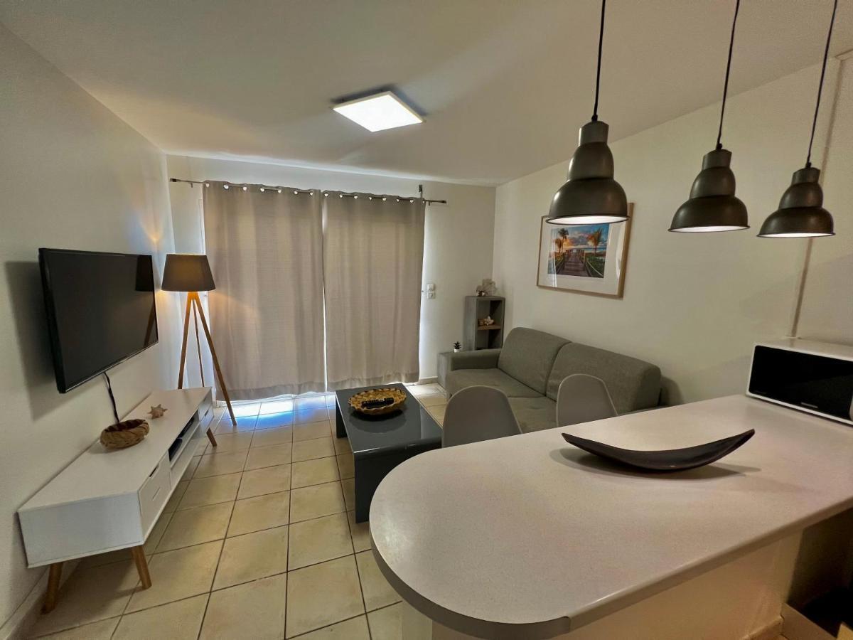 Appartement Au Bord De Mer Le Moule Exteriör bild