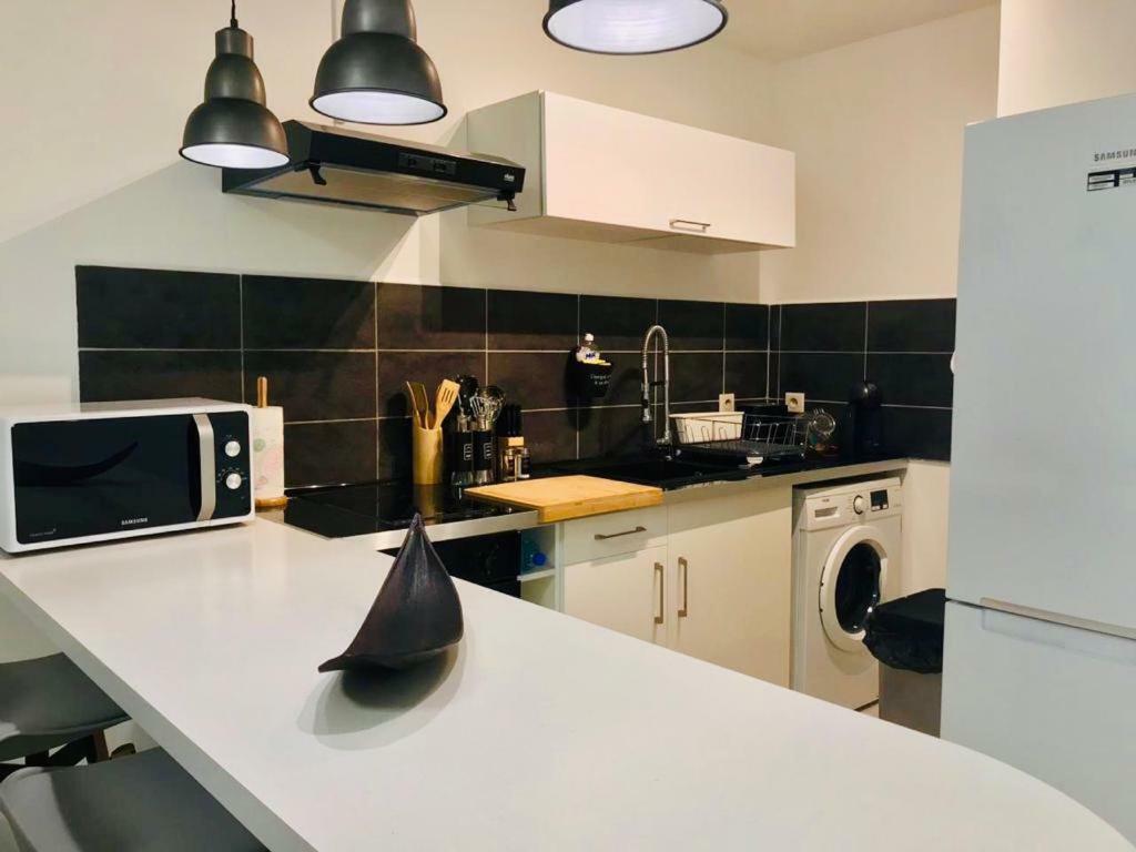 Appartement Au Bord De Mer Le Moule Exteriör bild