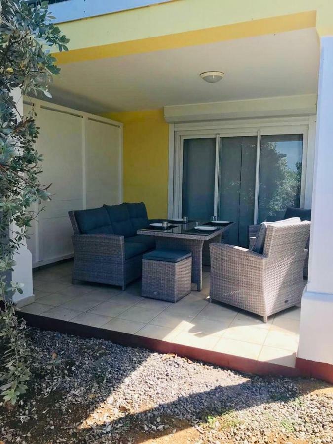 Appartement Au Bord De Mer Le Moule Exteriör bild